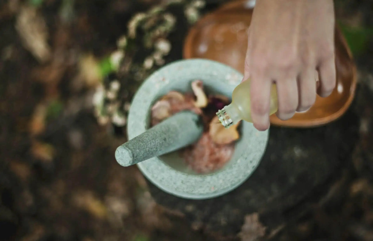 How to Produce Essential Oils Sustainably at Home? | EcoBlog