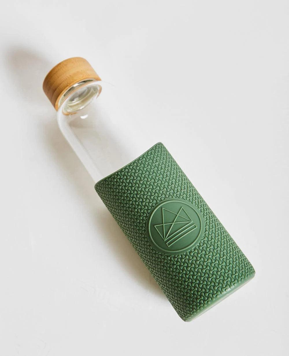 Reusable Glass Water Bottle - 550ml - Happy Camper - The Friendly Turtle
