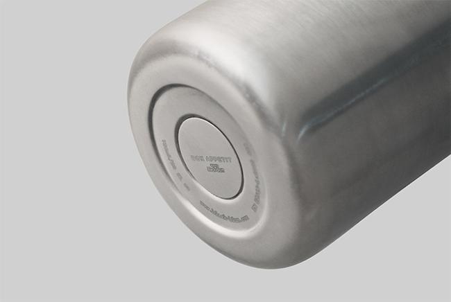 black and blum vacuum seal insulated water bottle