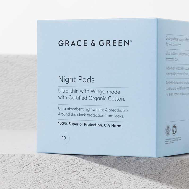organic cotton period pads in blue box
