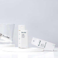 corn dental floss lifestyle shot