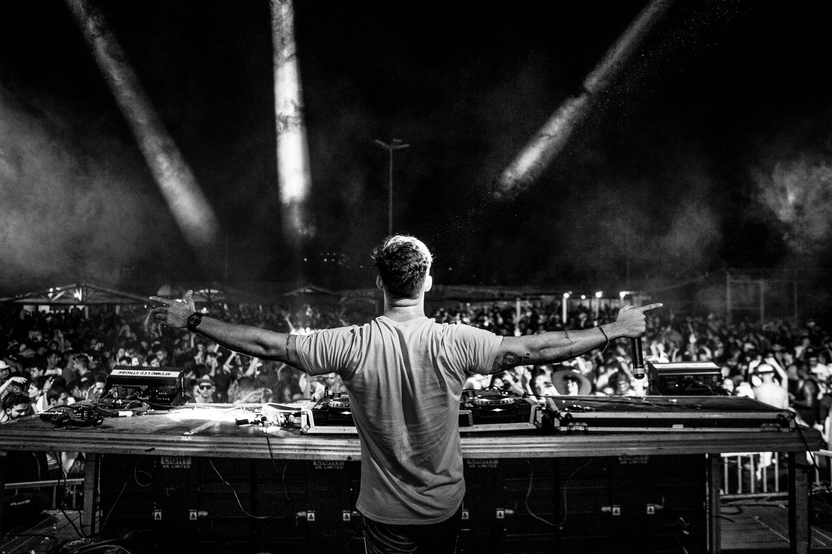 How to Plan Sustainable Corporate Events with DJs