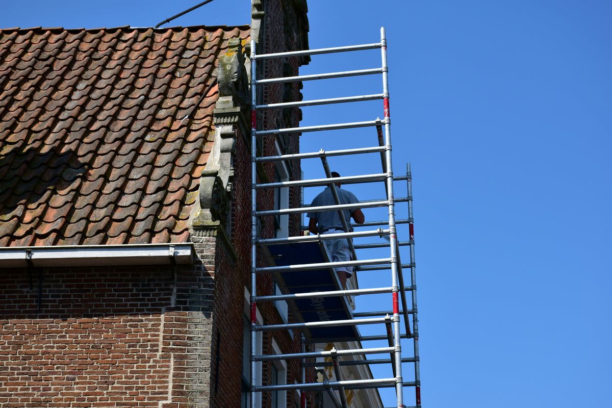 Complete Guide to Scaffold Towers: Height, Safety, and When to Consider Alternatives