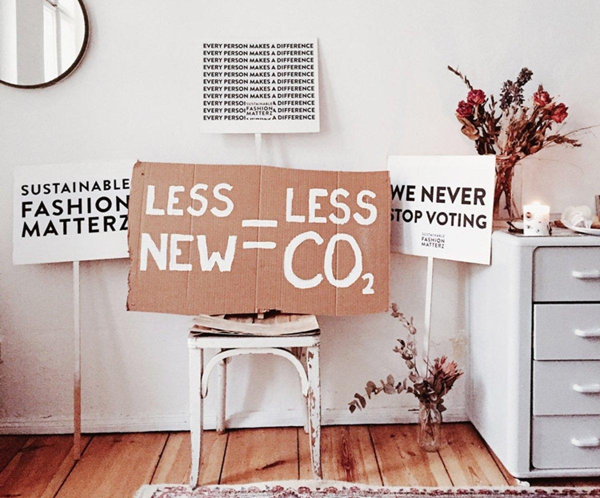 Sustainable Fashion Less News - Less CO2