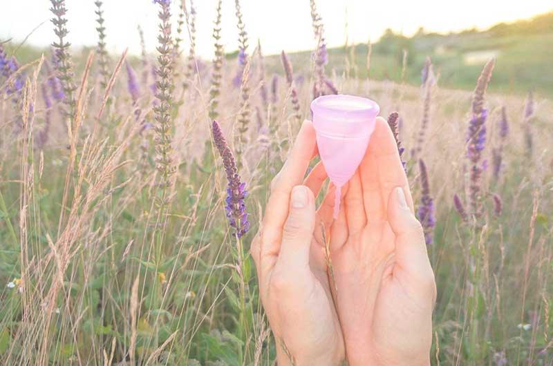 how to insert a menstrual cup feature image