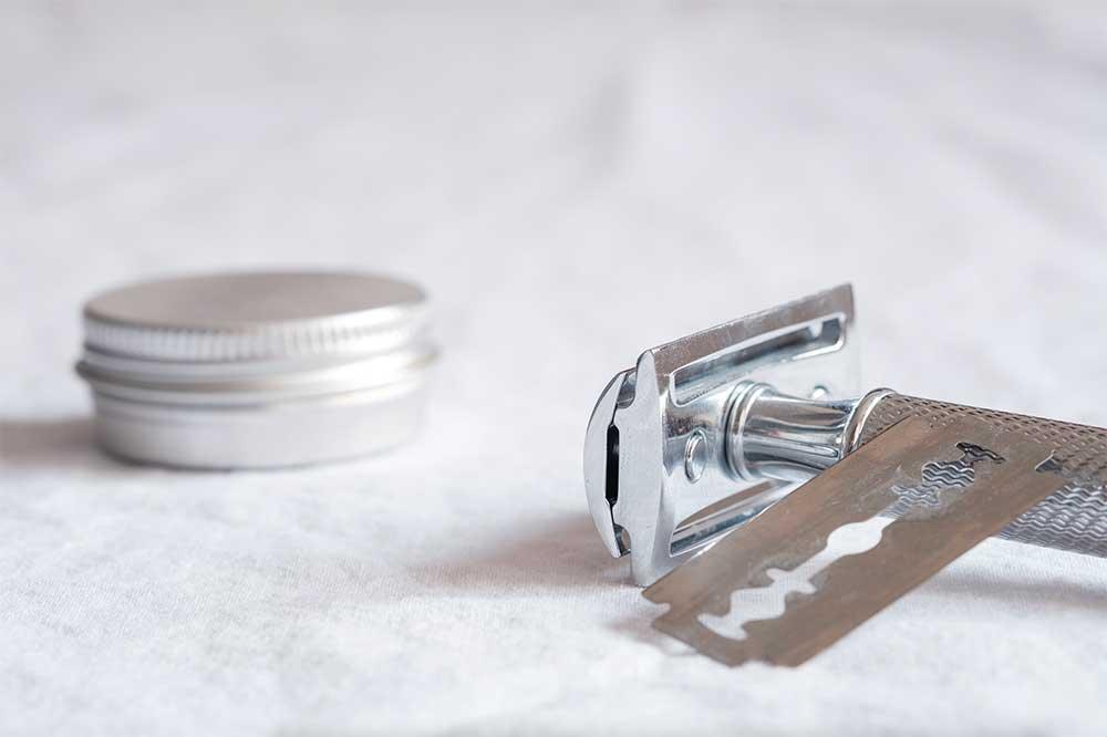 How To Use A Safety Razor: A Beginner’s Guide To Zero Waste Shaving With A Safety Razor - The Friendly Turtle
