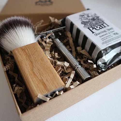 safety razor set with shaving brush