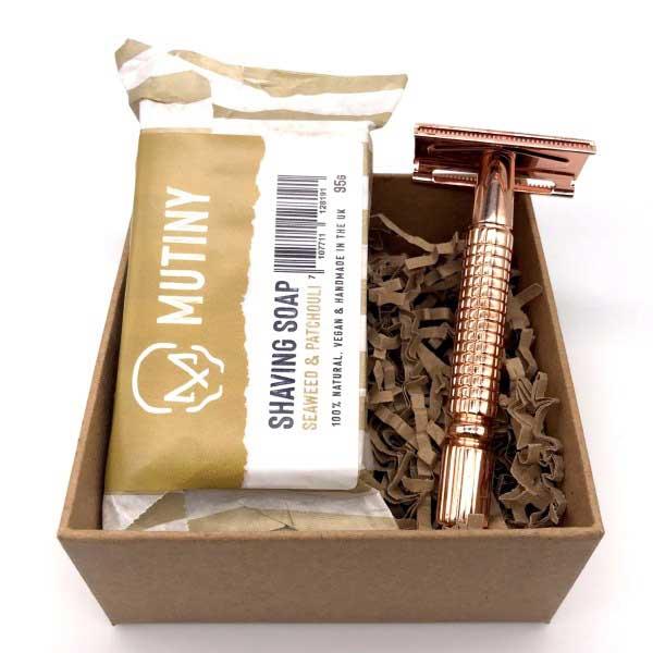 seaweed and patchouli saving set with rose gold razor